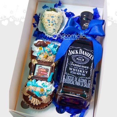 Regalo Con Cupcakes Y Licor Para Papá A Domiclio En Medellín Pedido Con Dos Días De Anticipación 